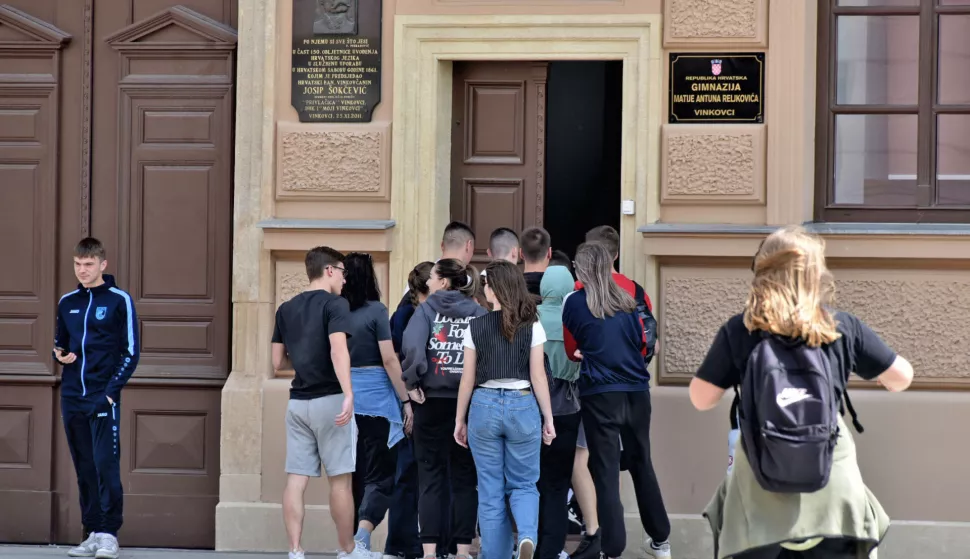 slavonija...vinkovci...10.04.2024.ucenici - fotke za ilustraciju...;foto Gordan Panić