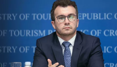 Zagreb: Predstavljanje rezultata utjecaja turizma na gospodarstvo RH 15.01.2019., Zagreb -rU Ministarstvu turizma predstavljeni rezultatati izrade Satelitskog racuna turizma te izracuna neizravnih i izravnih ucinaka turizma na gospodarstvo Republike Hrvatske za 2016.godinu. Predstavljanju su nazocili Gari Cappelli ministar turizma, Damir Kresic, ravnatelj instituta za turizam i Marko Kristof ravnatelj Drzavnog zavoda za statistiku.rPhoto: Robert Anic/PIXSELL 
