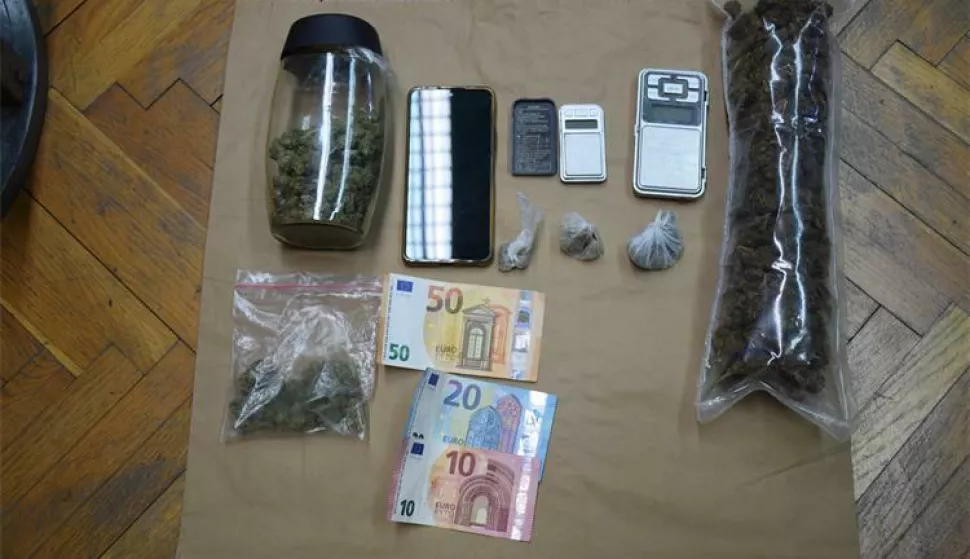 Od dilera oduzeta marihuana 