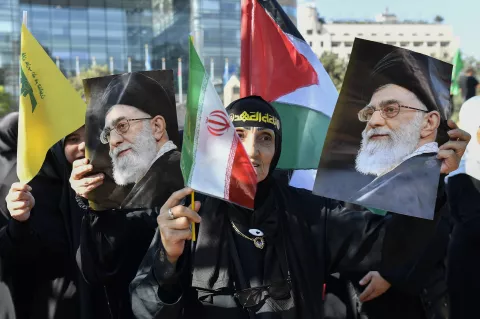 epa12194897 Lebanese women supporters of Hezbollah carry pictures of Iran's Supreme Leader, Ayatollah Ali Khamenei during a protest against the Israeli attack on Iran, during a protest against the Israeli attack on Iran, outside the United Nations Economic and Social Commission for Western Asia (UN-ESCWA) headquarters in Beirut, Lebanon, 24 June 2025. Lebanese and Palestinian people gathered in solidarity with the Iranian people, their political and military leadership, and Iran's Supreme Leader, Ayatollah Ali Khamenei. EPA/WAEL HAMZEH