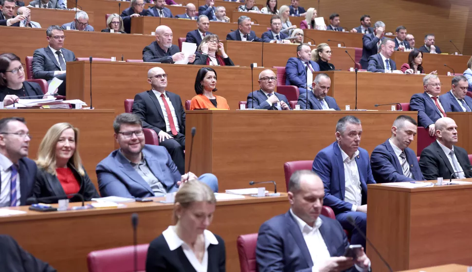 11.02.2025., Zagreb - Nakon odgode Sabor je danas glasovanjem potvrdio novog ministra poljoprivrede Davida Vlajcica. Za izbor novog ministra glasovali su i zastupnici Domovinskog pokreta pa i dosadasnji ministar Josip Dabro. Photo: Patrik Macek/PIXSELL