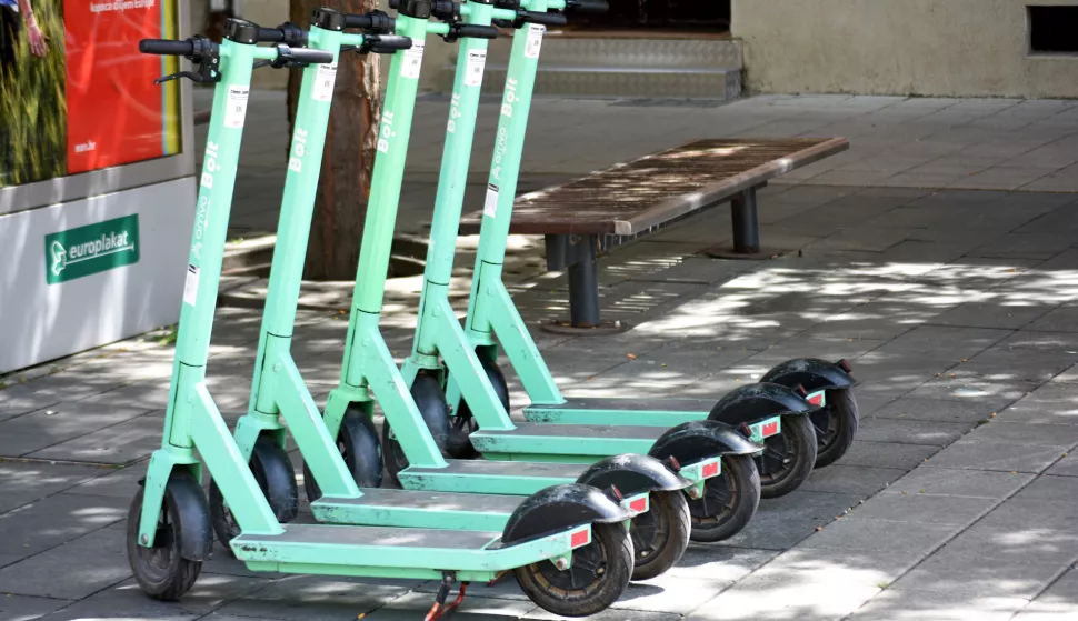 OSIJEK- 18.07.2022., električni romobili, Bolt romobili, voznja romobilom, slobodnjak, ilustracija.Foto: Andrea Ilakovac