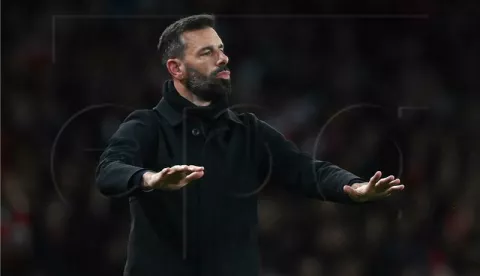 Van Nistelrooij napu&scaron;ta Leicester