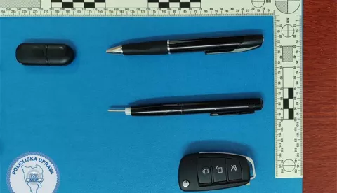 Stranac snimao nagu djecu kamerom skrivenom u kemijskoj olovci