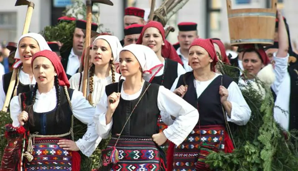 ?đakovo đakovački vezovi 6. srpnja 2014.Autor: maja mukić------TV OBZOR; 3 stupca