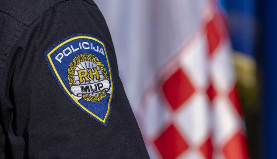 03.03.2025., Osijek - Ispred zgrade Policijske uprave osjecko baranjske zupanije, polozili su se vijenci i zapalile svijece povodom obiljezavanja 34. obljetnice ustrojavanja ratne postrojbe Specijalne jedinice policije ''Orao'' Osijek. Photo: Davor Javorovic/PIXSELL