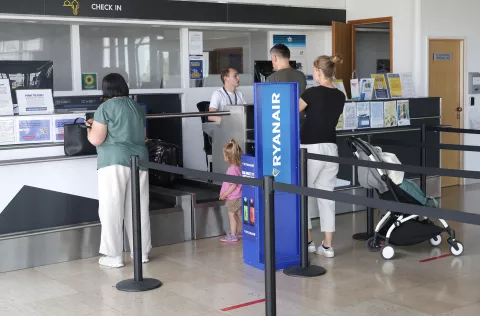 Klisa, 13. 06. 2025., Zračna luka Osijek, ZLO, obilazak, detalji, ilustracije, check in, predaja kofera; prtljage; prijava; let; zrakoplovSNIMIO BRUNO JOBST