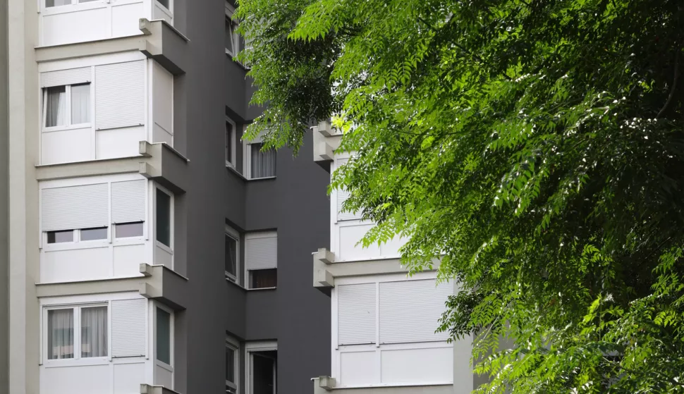 Osijek, 19. 08. 2024., Sjenjak, fotošetnja, zgrada, stambena zgrada, SNIMIO BRUNO JOBST