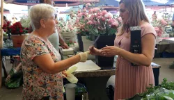 Osijek, 04. 07. 2025, Tržnica na Gajevom trgu. Dodjela certifikata, Proizvodi hrvatskog seljaka.snimio GOJKO MITIĆ