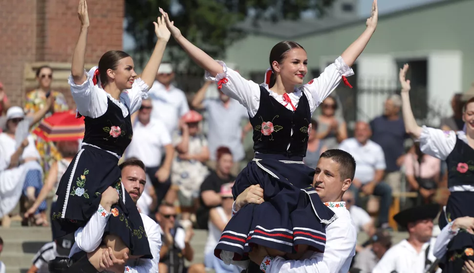 Đakovo, 06. 07. 2025., Đakovački vezovi, 59. Đakovački vezovi, defile, narodne nošnje, konjska zaprega, konj, konjiSNIMIO BRUNO JOBST