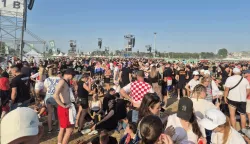 Hipodrom se lagano puni dok obožavatelji dolaze na večerašnji koncert Thompsona