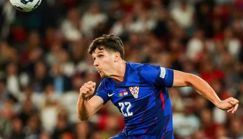 epa11588316 Igor Matanovic of Croatia in action during the UEFA Nations League group A soccer match between Portugal and Croatia, in Lisbon, Portugal, 05 September 2024. EPA/JOSE SENA GOULAO