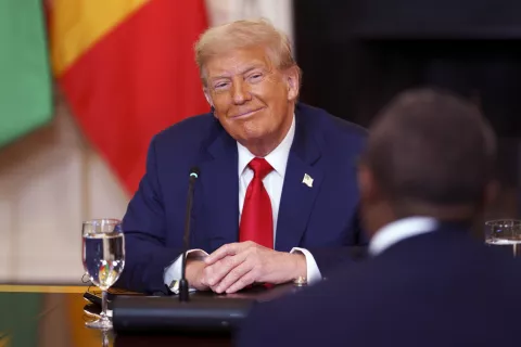 epa12227696 US President Donald Trump during a meeting with African leaders at the White House, Washington, DC, USA, 09 July 2025. President Trump is meeting with the leaders of Gabon, Guinea-Bissau, Liberia, Mauritania and Senegal at the White House to discuss trade. EPA/WILL OLIVER/POOL POOL