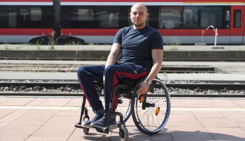Osijek, 07. 07. 2025., Željeznički kolodvor Osijek, Antonio Rendulić, invalid, student, turistička putovanja, osobe s invaliditetomSNIMIO BRUNO JOBST