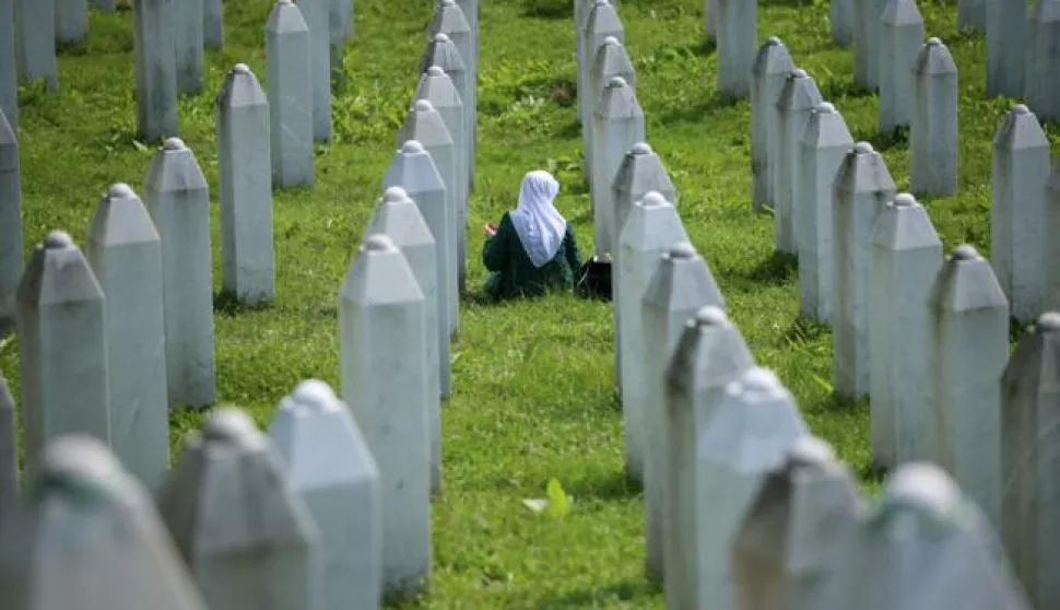 11.07.2023., Sarajevo, Bosna i Hercegovina - Tisuce ljudi stiglo je danas u Potocare na obiljezavanje 28. godisnjice genocida u Srebrenici. Photo: Armin Durgut/PIXSELL