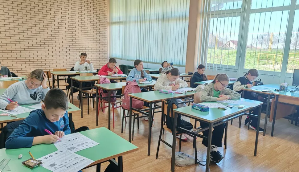 IVANKOVO - Za nadolazeću školsku godinu udžbenici za redovite i izborne predmete za učenike od 1. do 8. razreda bit će dodijeljeni početkom školske godine u prostorijama škole