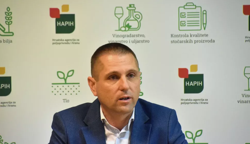 Odlukom Upravnog vijeća Hrvatske agencije za poljoprivredu i hranu (HAPIH) Hrvoje Hefer imenovan je novim ravnateljem te 11. srpnja 2025. godine preuzima dužnost od izv. prof. dr. sc. Krunoslava Karalića, dosadašnjeg vršitelja dužnosti ravnatelja, izvjestili su u petak iz HAPIH-a na svojim službenim stranicama.