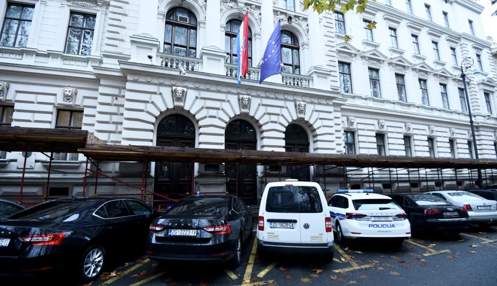 12.05.2022., Zagreb - U jutarnjim satima Visoki kazneni sud Republike Hrvatske dobio je dojavu o bombi zbog cega se provela evakuacija zaposlenika. Photo: Neva Zganec/PIXSELL