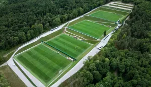 NK Osijek. Pripreme Maribor. Green play resort nogometni tereni