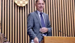08.07.2025., Zagreb - Sabor 6. sjednicu nastavlja izlaganjem zastupnickih stajalista nakon kojih slijedi rasprava o Konacnom prijedlogu zakona o pravnim osobama u vlasnistvu Republike Hrvatske. Photo: Patrik Macek/PIXSELL