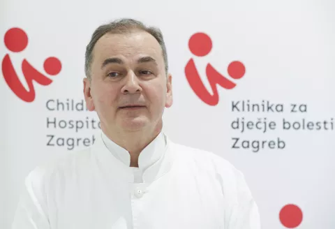 Zagreb, 11.07.2025. - Konferencija za medije Klinike za dječje bolesti Zagreb o dramatičnom porastu broja teških ozljeda uslijed padova s električnih romobila kod djece i adolescenata. Na fotografiji Miroslav Gjurašin. foto HINA/ Lana SLIVAR DOMINIĆ/ lsd