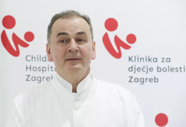 Zagreb, 11.07.2025. - Konferencija za medije Klinike za dječje bolesti Zagreb o dramatičnom porastu broja te&scaron;kih ozljeda uslijed padova s električnih romobila kod djece i adolescenata. Na fotografiji Miroslav Gjura&scaron;in. foto HINA/ Lana SLIVAR DOMINIĆ/ lsd