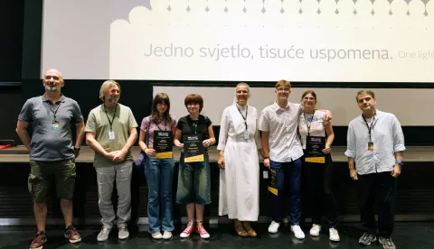 Pula, 12.7.2025.- Filmovi "?umarak direkt" u osnovno?kolskoj te "Bura" u srednjo?kolskoj kategoriji pobjednici su filmskog natje?aja koji u okviru Dana medijske pismenosti organiziraju Agencija za elektroni?ke medije, UNICEF i Hrvatski filmski savez, a ove se godine uklju?io i Pulski filmski festival. foto HINA/ Daniel SPONZA/ ua