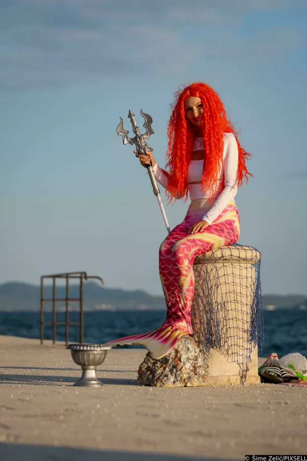12.07.2025., Zadar - Turisti uzivaju u setnji gradom i razgledavanju znamenitosti Photo: Šime Zelić/PIXSELL