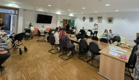 OTOK - U sklopu obilježavanja Dana grada Otoka u gradskoj je vijećnici gradonačelnik Slavko Grgić priredio svečani prijam za 17 novorođenih stanovnika Otoka i Komletinaca.SRPANJ 2025.