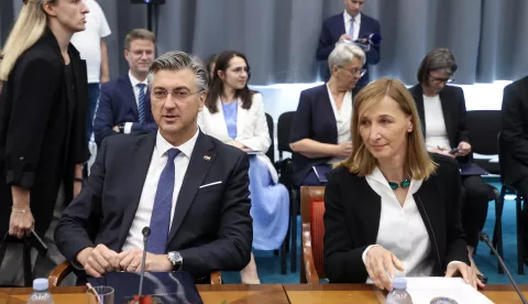 Zagreb, 14.07.2025 - Na sjednici Odbora za regionalni razvoj i fondove Europske unije, predsjednik Vlade Andrej Plenković predstavio je novu ministricu Natašu Mikuš Žigman za obavljanje dužnosti ministrice regionalnoga razvoja i fondova Europske unije. Na slici Andrej Plenković, Nataša Mikuš Žigman.foto HINA/ Damir SENČAR/ ds