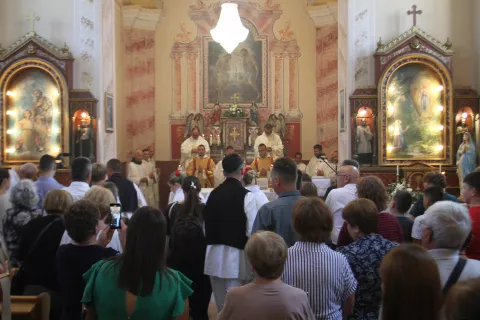 CRNAC - SRPANJ 2025. - Fra Benjamina je dočekala prepuna crkva u Crncu SNIMIO: VLADIMIR GRGURIĆ