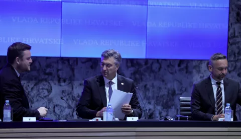 Zagreb.14.7.2025.- Održana je 276. sjednica Gospodarsko-socijalnog vijeća. Sjednici GSV-a nazočio je i predsjednik Vlade RH Andrej Plenković. Na slici Marko Primorac,Andrej Plenković i Marin Piletić. Foto HINA/ Tomislav Pavlek/ tp