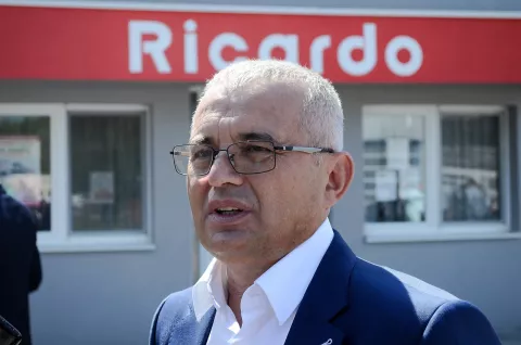 darda, 26 kolovoza 2021, 13,00 sati, tvrtka ricardo, župan obž ivan anušić posjetio je sa suradnicima tvrtku ricardo, vlasnik mladen vrdoljak, investicije, razvoj, ulaganje, stanica za tehnički pregled, novinar dario kuštrosnimio zdenko pušić