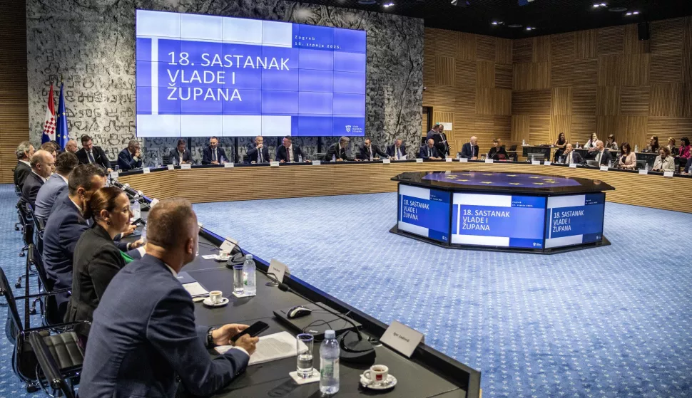 Zagreb, 15.7.2025 - Predsjednik Vlade Andrej Plenković predsjedao je sastankom Vlade sa županima, predstavnicima Udruge gradova i Hrvatske zajednice općina. Foto Hina/ Dario GRZELJ/ dag