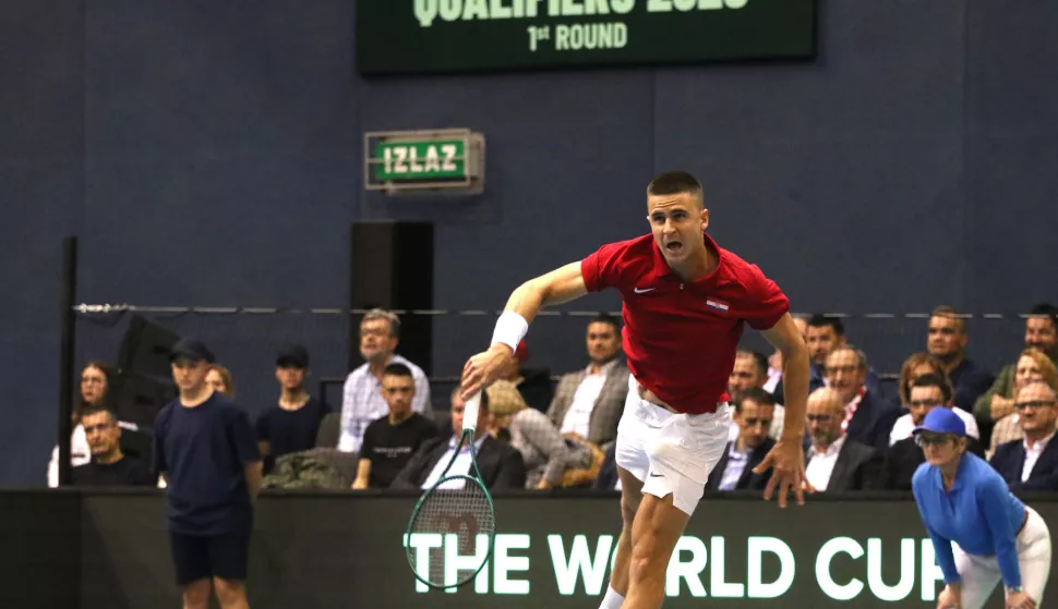 Osijek, 31. 01. 2025, SD Gradski vrt, tenis, Davis Cup, prvi dan. Hrvatska - Slovačka, Duje Ajduković i Lukas Klein. Duje Ajdukovićsnimio GOJKO MIITĆ