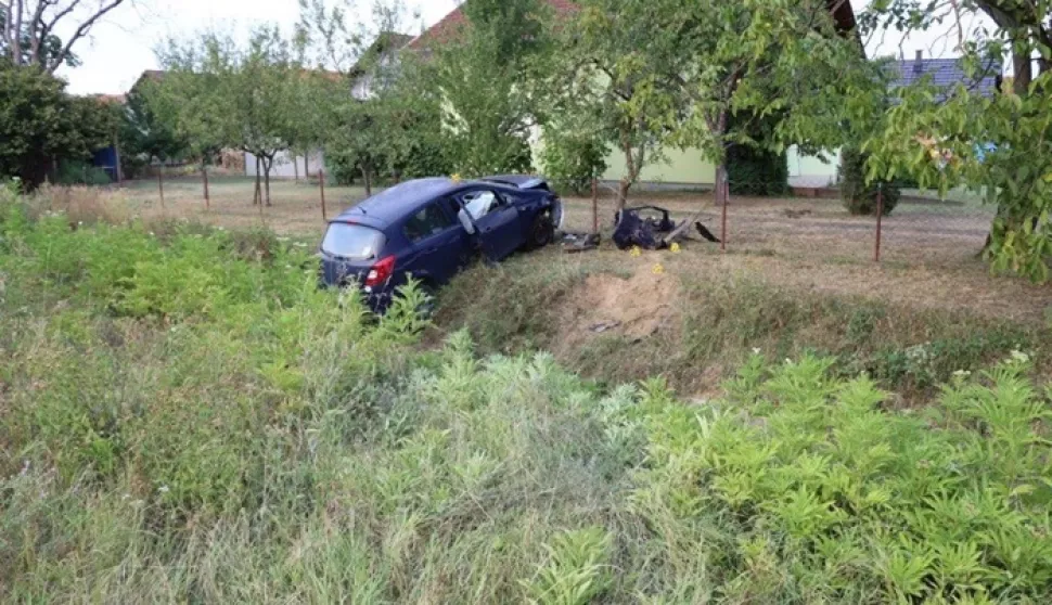 Dvoje ozlijeđenih u slijetanju automobila s ceste u Brodskom Stupniku