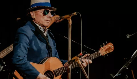 Van Morrison “Remembering Now”: Irski vilenjak stvorio kolekciju pjesama za beskrajno uživanje