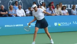 Osijek, 14. 07. 2025, Velika 4 Osijek. Otvorenje 4. javnog teniskog terena u OŠ Retfala, revijalni tensiki meč Donna Vekić vs Mary Pierce. Te ksnije i revijlni susreti Mrtine Hiigins protiv Donne Vekić, te igre parova.. Mrion Bartoli, Martina Higins, Iva Majoli, Mary Pierce, Donna Vekić i malda osječka tenisačica Nera Skender igrale su na terenima u Perivoju kralja Tomislava.snimio GOJKO MITIĆ