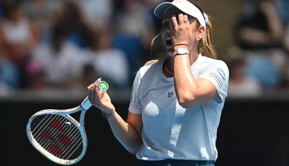 epa11829517 Donna Vekic of Croatia reacts during her round three match against Diana Shnaider of Russia in the 2025 Australian Open tennis tournament in Melbourne, Australia, 17 January 2025. EPA/LUKAS COCH AUSTRALIA AND NEW ZEALAND OUT