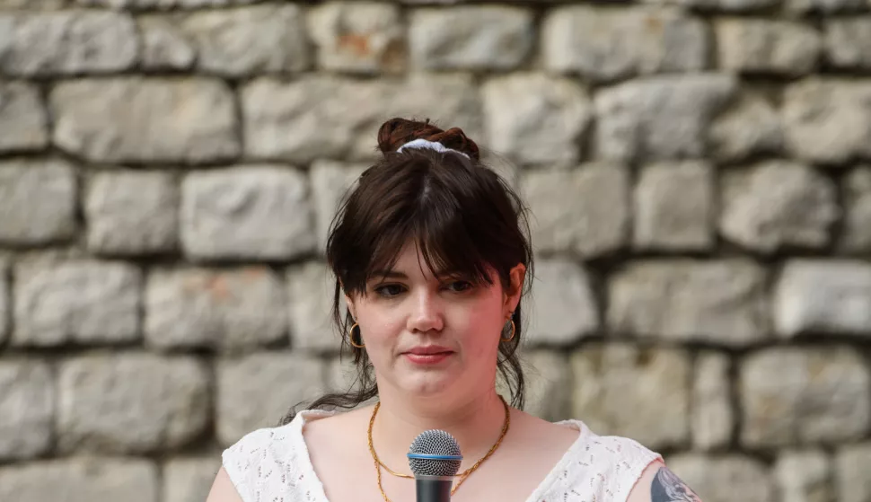 “Pokora” autorice Elize Clark: Roman o uspostavljenome sustavu vršnjačkoga nasilja