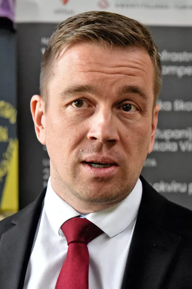 slavonija...vinkovci...27.04.2023.srednja strukovna skola; izvedeni radovi adaptacije i rekonstrukcije praktikuma u okviru projekta RCK VIRTUS te su isti nedavno opremljeni novom visokokvalitetnom ugostiteljskom opremom u okviru projekta RCK VirtuOS; svecano otvorenje skolskih praktikuma; na fotki - andrej kristek, ravnatelj turistisko ugostiteljske skole osijek i voditelj projekta RCK VirtuOS;foto Gordan Panić