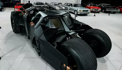 SAO PAULO, 21. srpnja 2025. (Hina) - Brazilska nogometna zvijezda Neymar (33) počastio se vjernom replikom Batmobila kojeg je platio oko 1.3 milijuna eura.