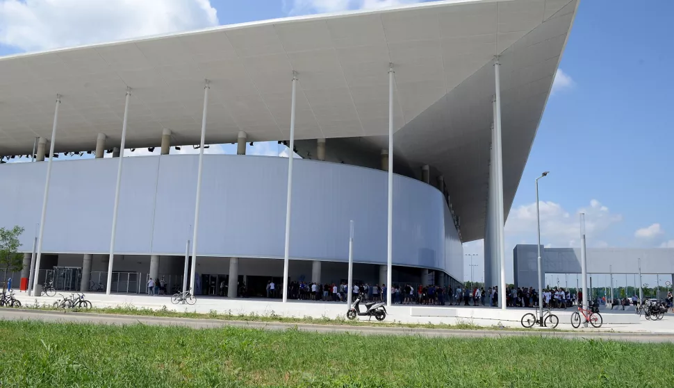 osijek, 5 srpnja 2023, 12,00 sati, stadion, opus arena, nk osijek, navijači, kupovina ulaznicasnimio zdenko pušić
