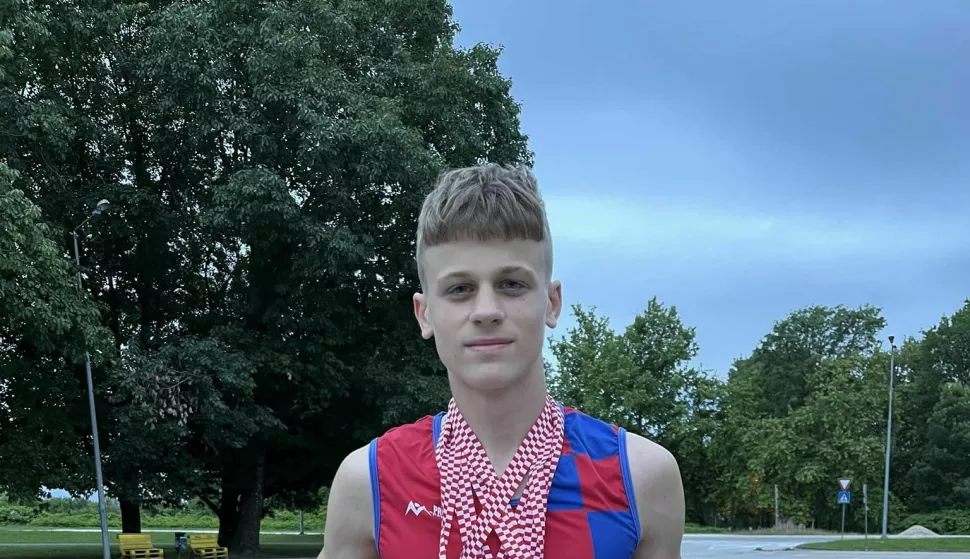 NIKOLA ŠEŠUM-5 DRŽAVNIH MEDALJA, 3 TITULE DRŽAVNOG PRVAKA