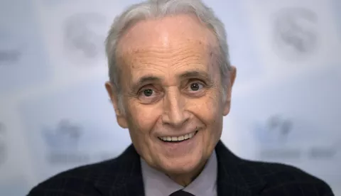 epa07237604 Spanish tenor Jose Carreras holds a press conference at the Aria Hotel in Budapest, Hungary, 17 December 2018. Carreras will perform on 19 December in the Papp Laszlo Sports Arena. EPA/Zsolt Szigetvary HUNGARY OUT