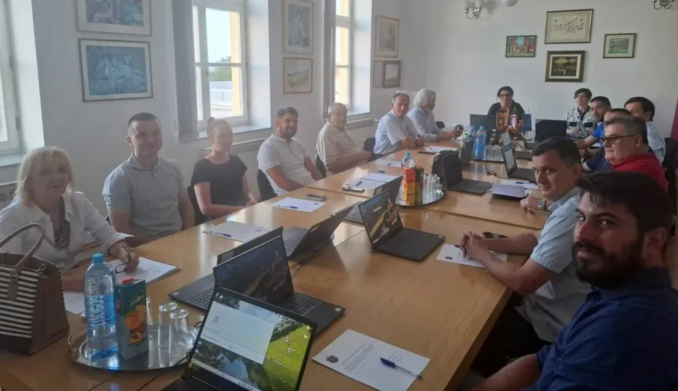 Gradsko vijeće Iloka, fotografija s konstituirajuće sjednice