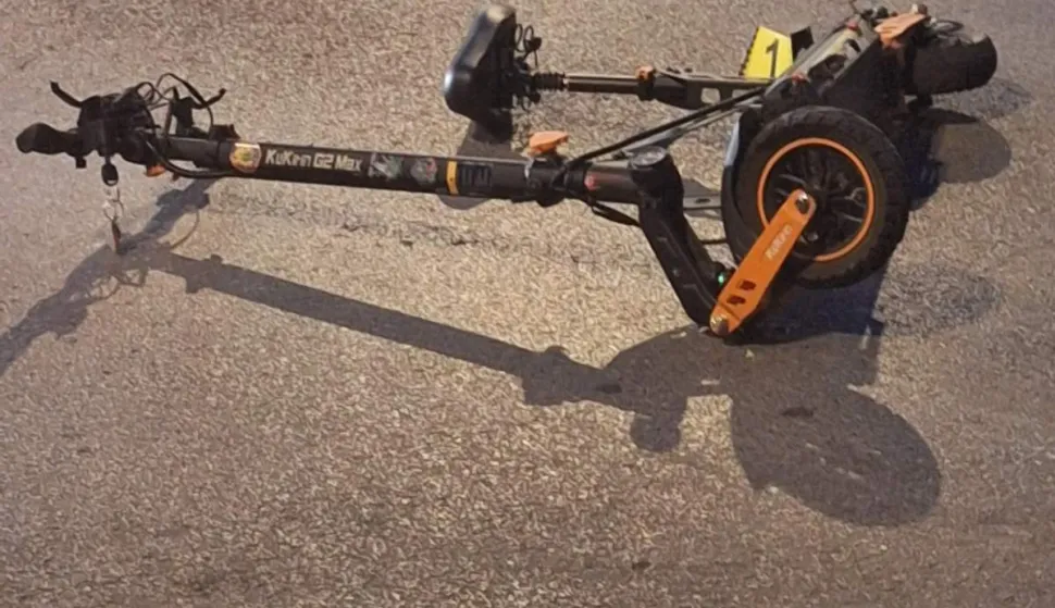 Električni romobil, nesreća, ilustracija, policija, očevid