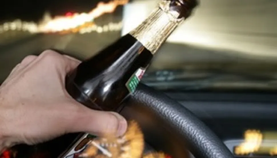 Vožnja pod utjedajem alkohola, alkohol, policija, ilustracija