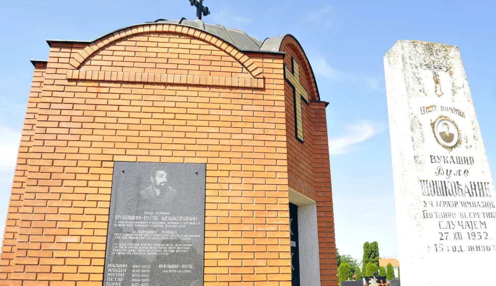 28.06.2012., Borovo Selo - Grob Vukasina Vuleta Soskocanina, cetnickog zapovjednika obrane Borova sela.rPhoto: Goran Ferbezar/PIXSELL