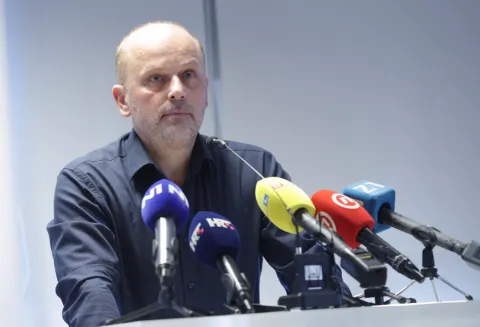 Zagreb, 21.07.2025.- Konferencija za novinare o pristupanju Sindikata znanosti u članstvo Nezavisnih hrvatskih sindikata.&nbsp;Na fotografiji predsjednik NHS-a Dražen Jović.foto HINA/ Admir BULJUBA&Scaron;IĆ/ abu